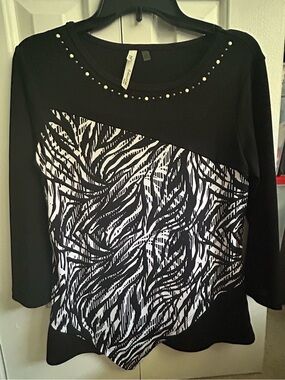 NY Collection Black and White Zebra-Print Long Sleeve Top with Stud Trim